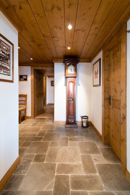 Genuine antiques and local art give a true traditional feel to this superbly furnished apartment.