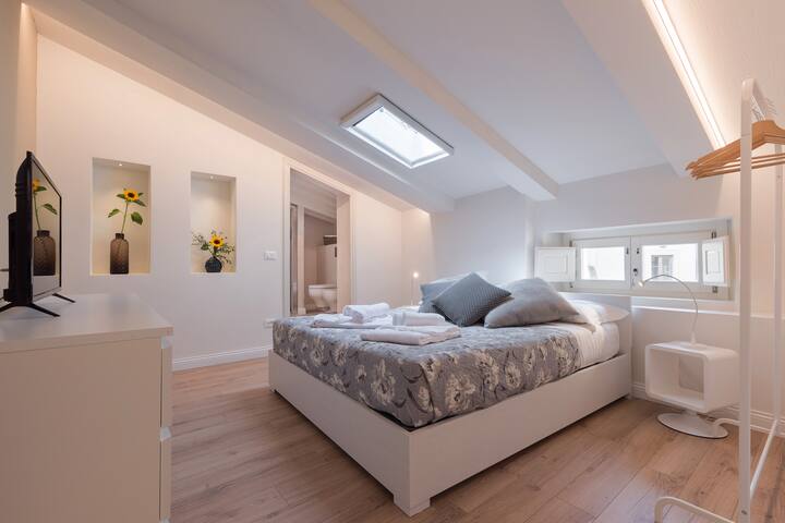 Looking for the perfect stay Florence? Here it is gallery image 2