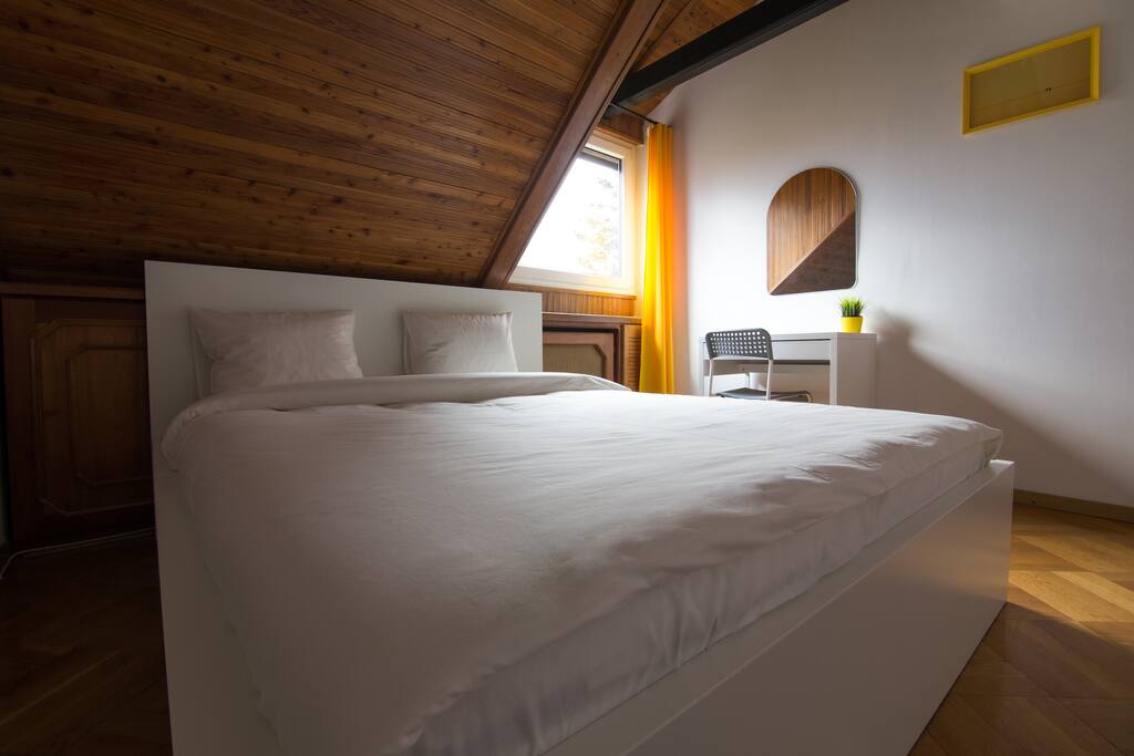 Double room with TV set and satellite channels