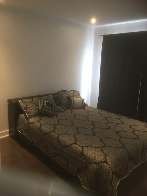 1 Chambre à coucher / One bed room