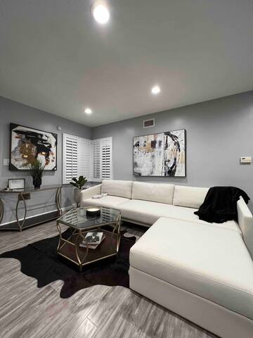 Sofi Château walking distance to SoFi gallery image 3