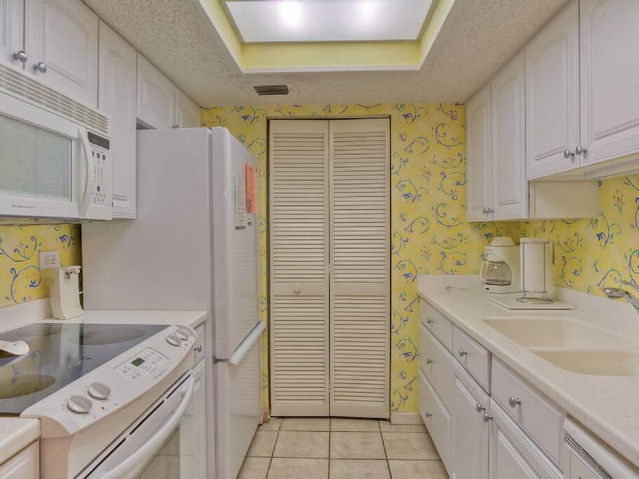 Bathroom,Indoors,Room,Sink,Kitchen
