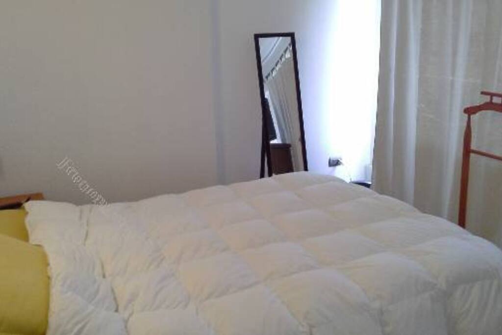 Pieza 2 con TV (cama de 2 plazas)