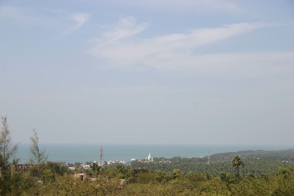 View of the Indian ocean from the roof terrace