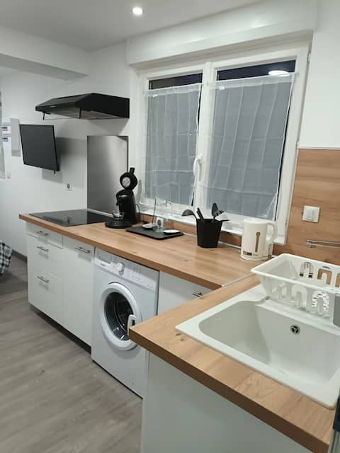 Apartment 2 minutes from train station with free private parking
