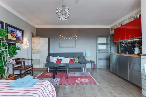 Top Airbnb: spectacular views from stylish studio with balcony in Praha 7