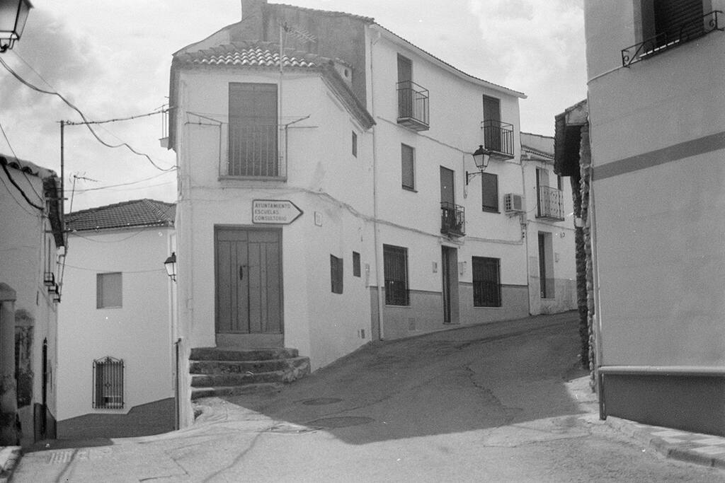 Looking up the street to no 25 and showing the side street to the back of the house