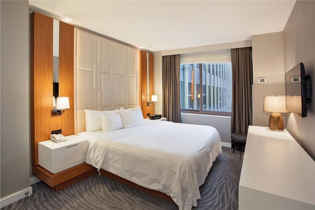 King bed in bedroom
