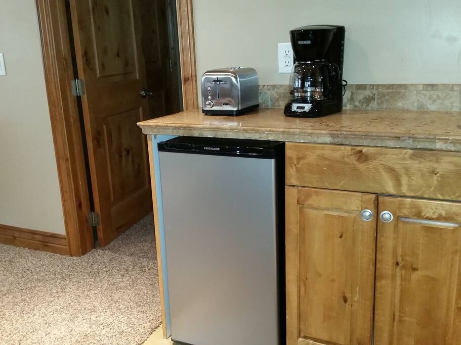 Kitchenette w/ sink offers a cold fridge, coffee maker, toaster, microwave, dishes & silverware. I provide fresh fruit and a loaf of bread. Partially stocked pantry, as well. Make a request for items (boiled eggs)