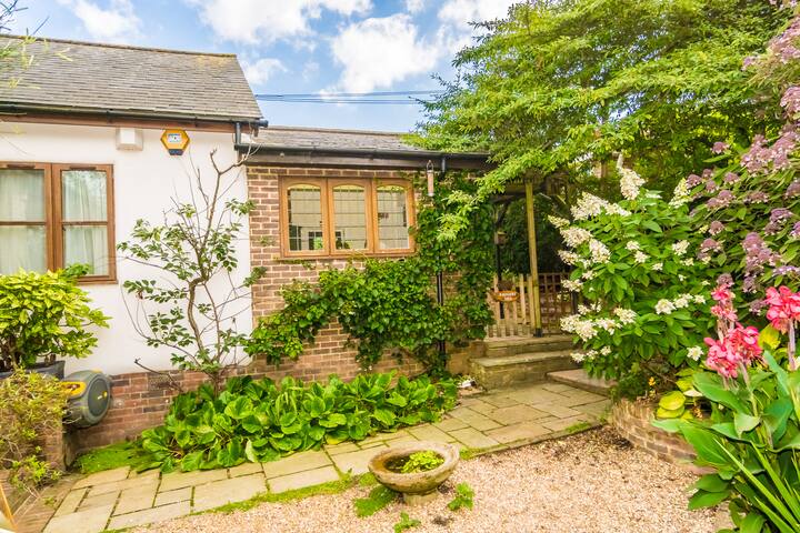 Badgers Den Covehurst Bay Holiday Cottage Cottages For Rent In