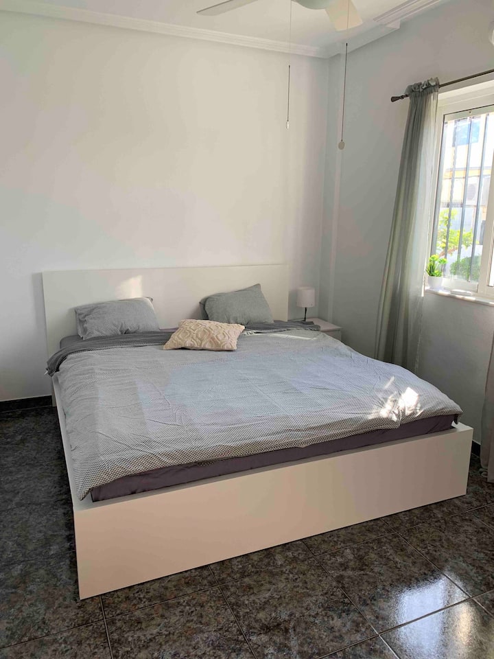 Брачен кревет (широк 180*200) 