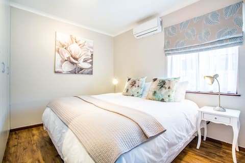 Stylish 2 bedroom house with inverters