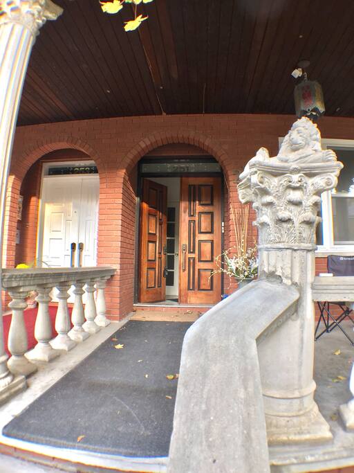 Welcome to this 100+ year old Italian home in the heart of Little Italy and Trinity Bellwoods- the most desired neighborhood in Toronto.