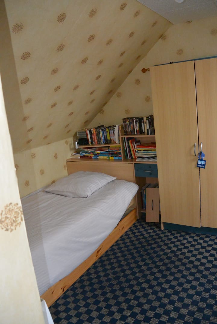 Chumba kidogo cha kulala: kitanda pacha cha 1.