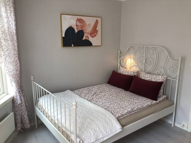 Cute room right in the city!