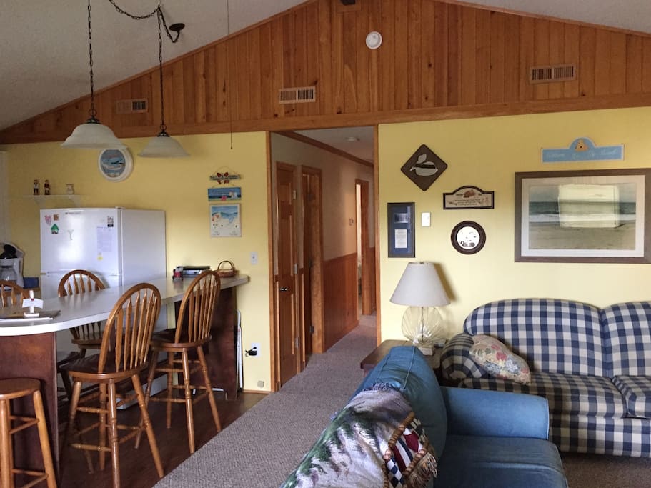 The new paneling carries out the vintage feeling of the beach box.