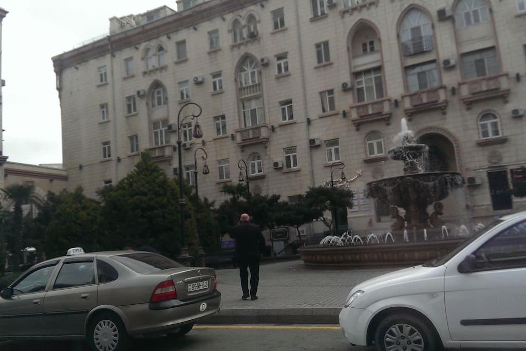 Напротив Измир парк