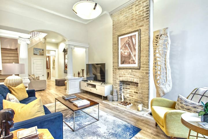 Maison de Colette, Luxury Home with Outdoor Patio