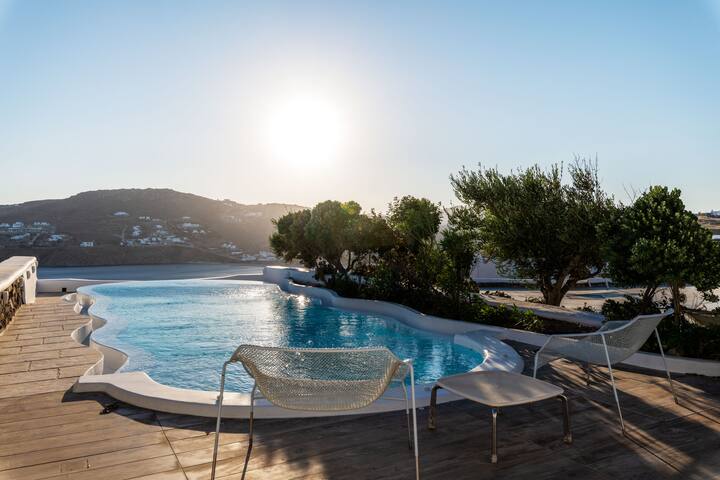 Cycladic luxury and comfort in Kalo Livadi gallery image 3