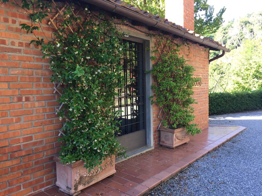 L'ingresso all'appartamento