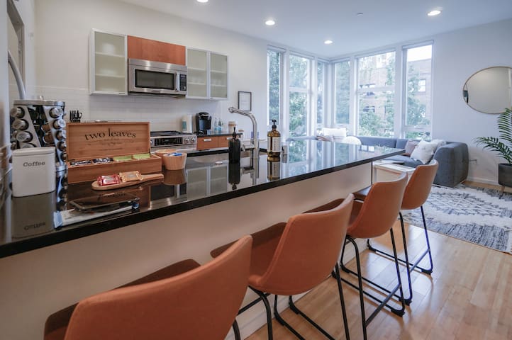 3BR Urban Escape w/ Kitchen + Rooftop Deck gallery image 3