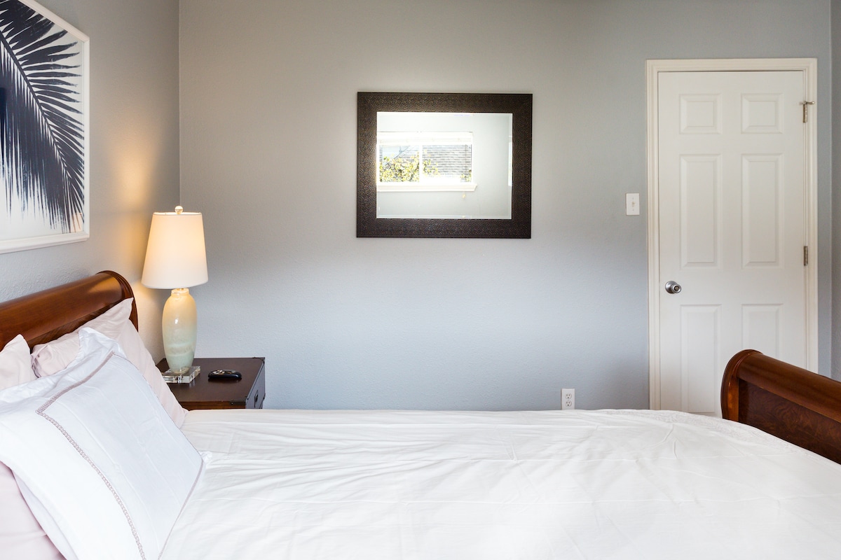 Fabulous South Lamar Condominium with Luxury Touches