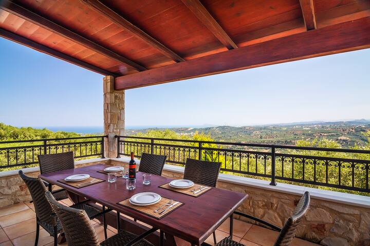 Traditional Holiday Villa with Panoramic View gallery image 3