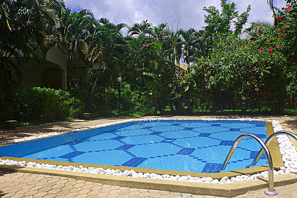 unser runderneuerter Pool