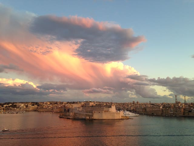 Holiday Suite with harbour sea views