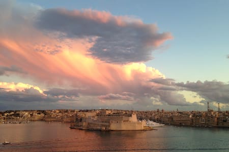 Holiday Suite with harbour sea views