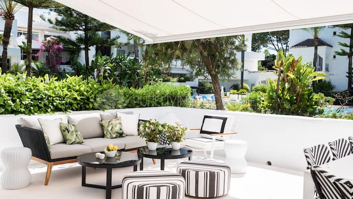 150 Meters From The Beach, Large Terrace, Sea View, Pool & Tropical Gardens - Marbella