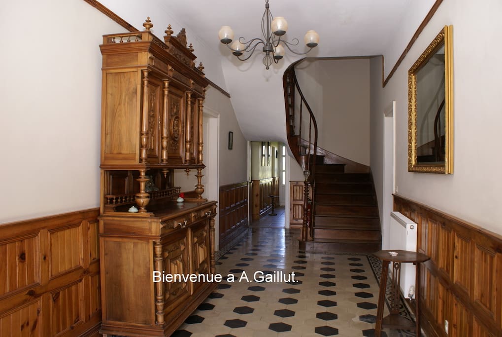 Entrance hall to Maison