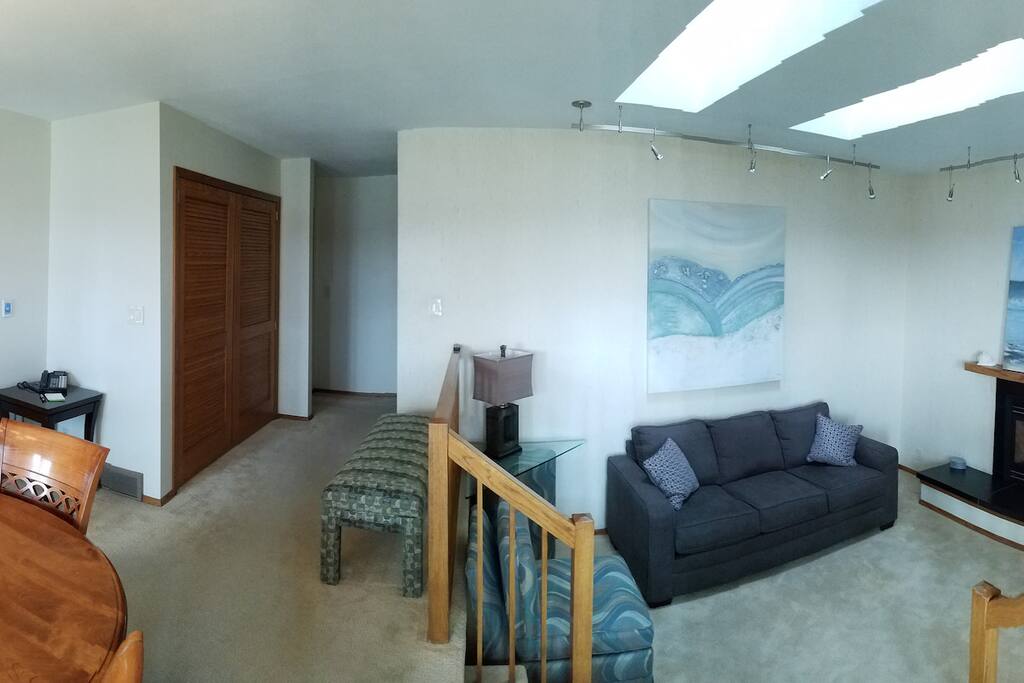 Executive, penthouse two-bedroom home that sits above an office building. Highlights include private balcony, a three-seasons room, private laundry, whirlpool tub and heated tile floors. Conveniently located between Cedar Falls & Waterloo, don't miss this oasis within walking distance to many restaurants, bars and amenities.