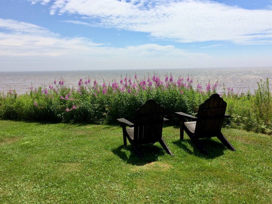 where you can relax and explore the tides.