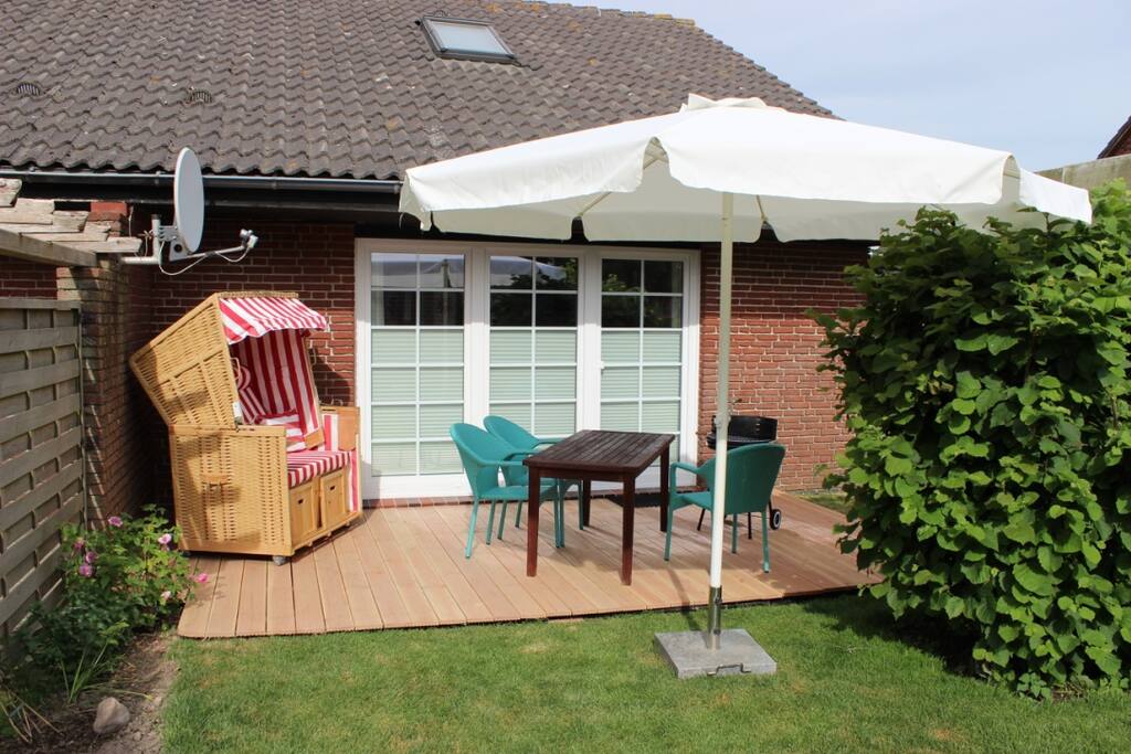 Terrasse mit Strandkorb