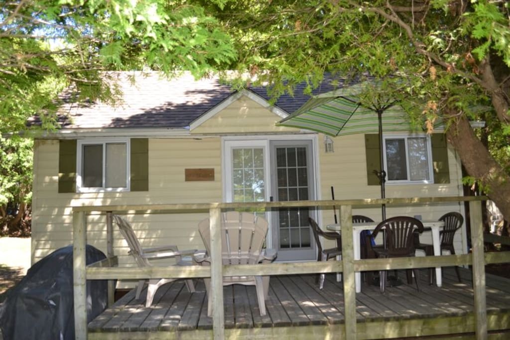 2 Bedroom Cottage in the heart of Sauble Beach Cottages for Rent in