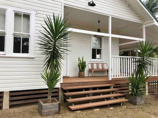 Black Cockatoo Bangalow gallery image 5