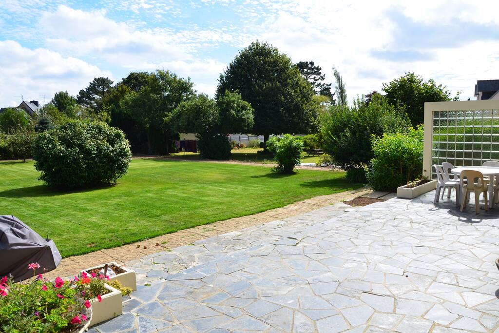 le jardin vu de la terrasse