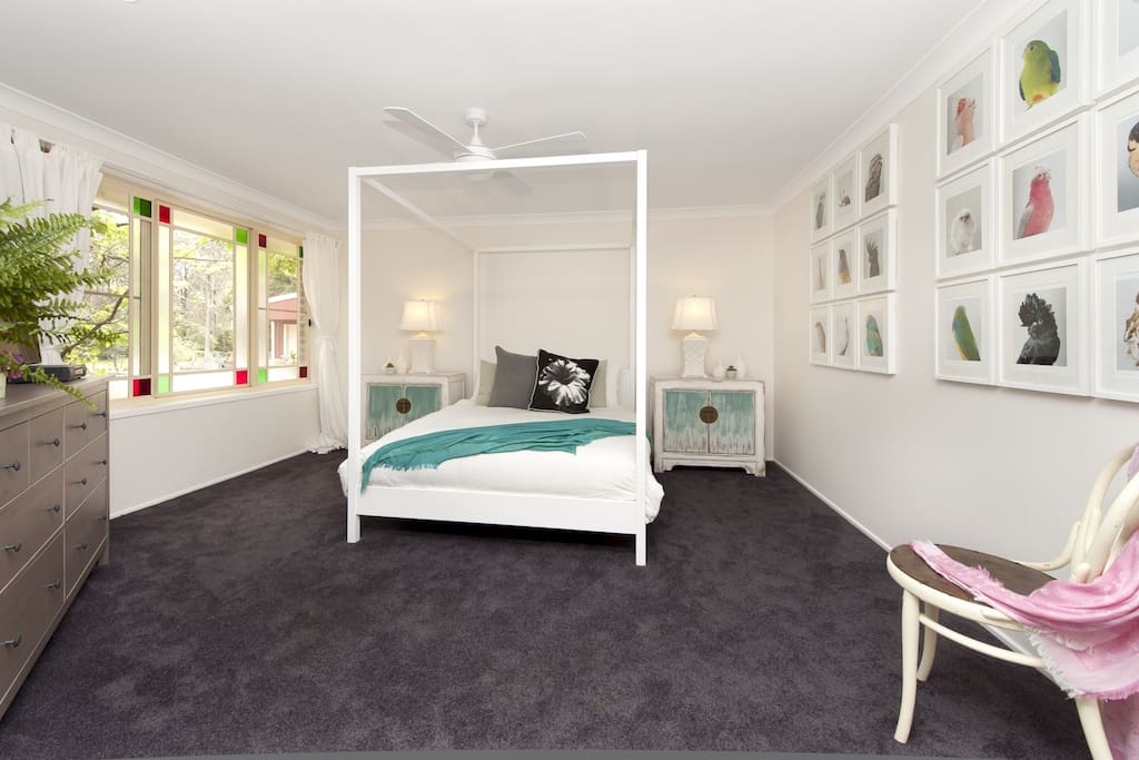 The Birdbarn is a beautiful and large room featuring 18 beautiful prints by Leila Jeffreys, a TV with foxtel and windows looking onto the front gardens