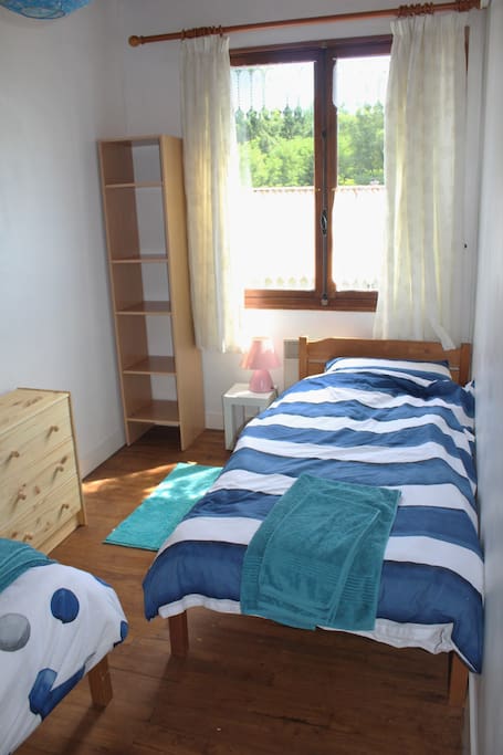 Twin bedroom