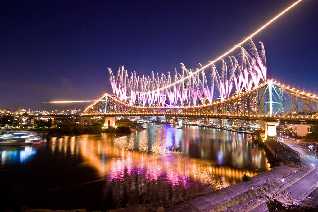Story Bridge is 400m away on Fireworks night normally Sept