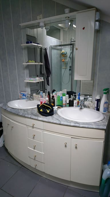 Salle de bain commune