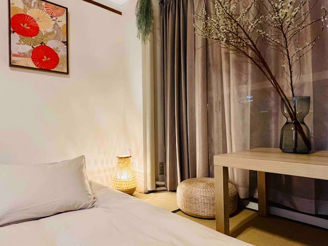 三室一厅日式榻榻米，新宿车站800米，歌舞伎町200米，繁华街区