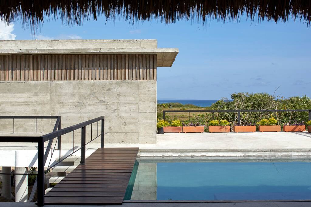 Design award winner Beach House Puerto Escondido. Casas en renta en