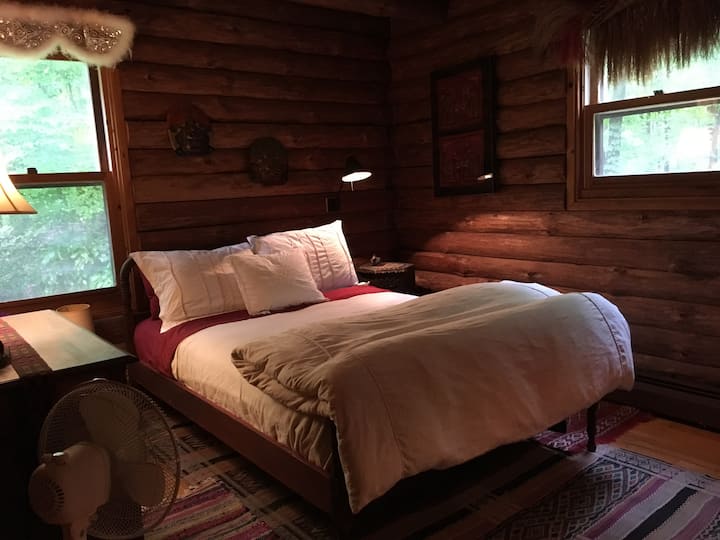 Perfect Eclectic and Cozy Log Cabin Cabins for Rent in Rhinebeck, New