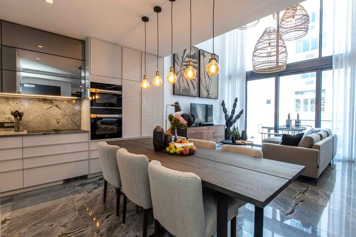 Upmarket Duplex Unit in the Heart of Sea Point (2) gallery image 3