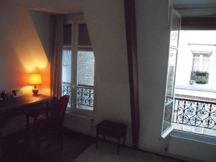 Charming and cosy apartement in Montmartre (52m²)