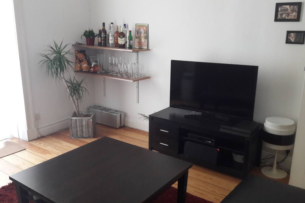 Dein Wohn- und Schlafzimmer / Your living- and bedroom