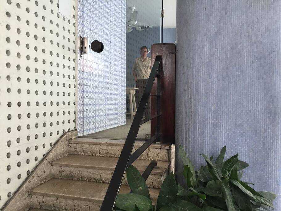 Building's entrance, with 24h porter, at the the best area of Copacabana.