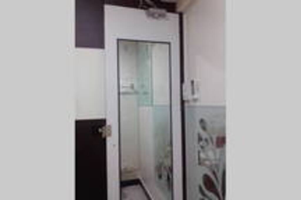 Room 4 (Single Room)